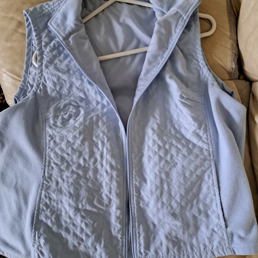 Columbia light blue Sleeveless vest. Sz xl
